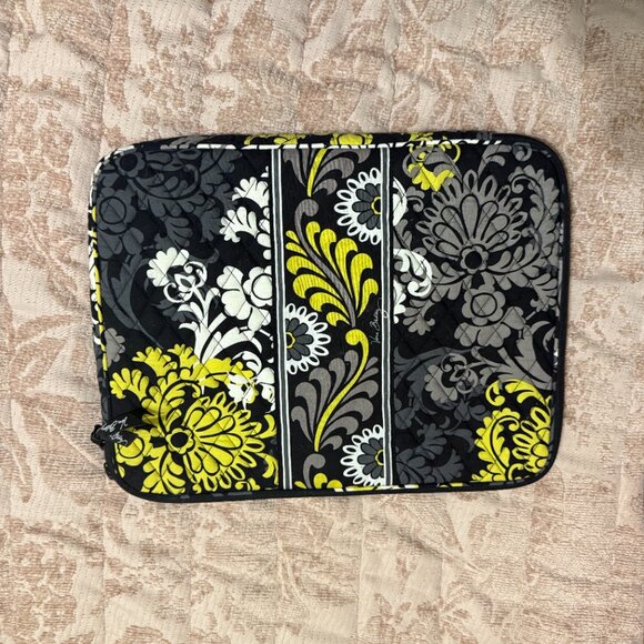 Vera Bradley laptop or tablet sleeve in retired Baroque pattern - NWOT - Picture 2 of 6